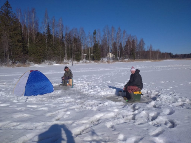 Зимняя рыбалка на озере Отолово в Тверской области